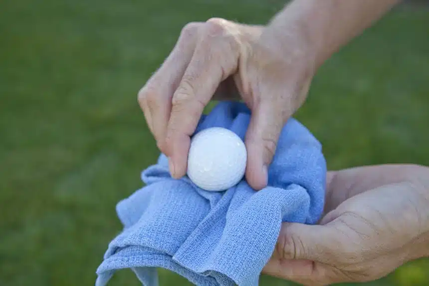 How to Clean Golf Balls